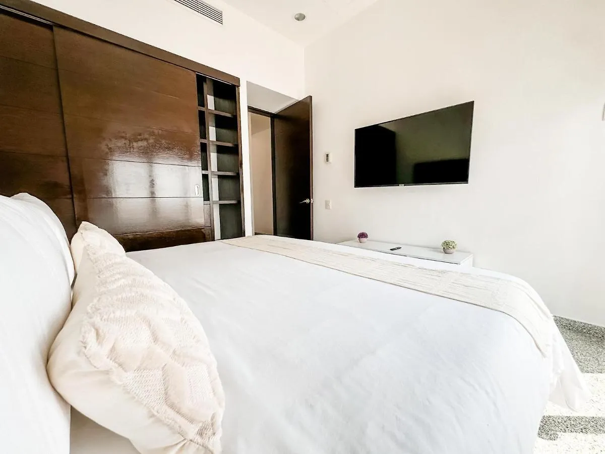 In 21 Trendy Condo Free Wifi Mamitas Beach Playa del Carmen Apartamento