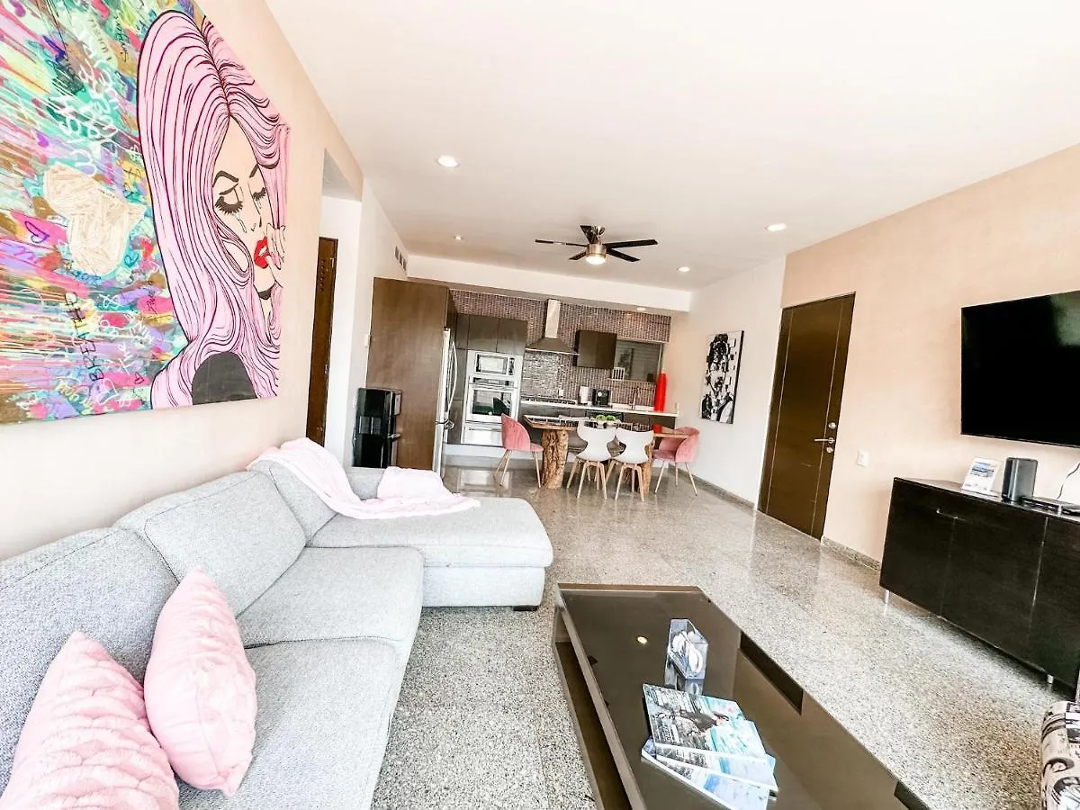 In 21 Trendy Condo Free Wifi Mamitas Beach Playa del Carmen Apartamento